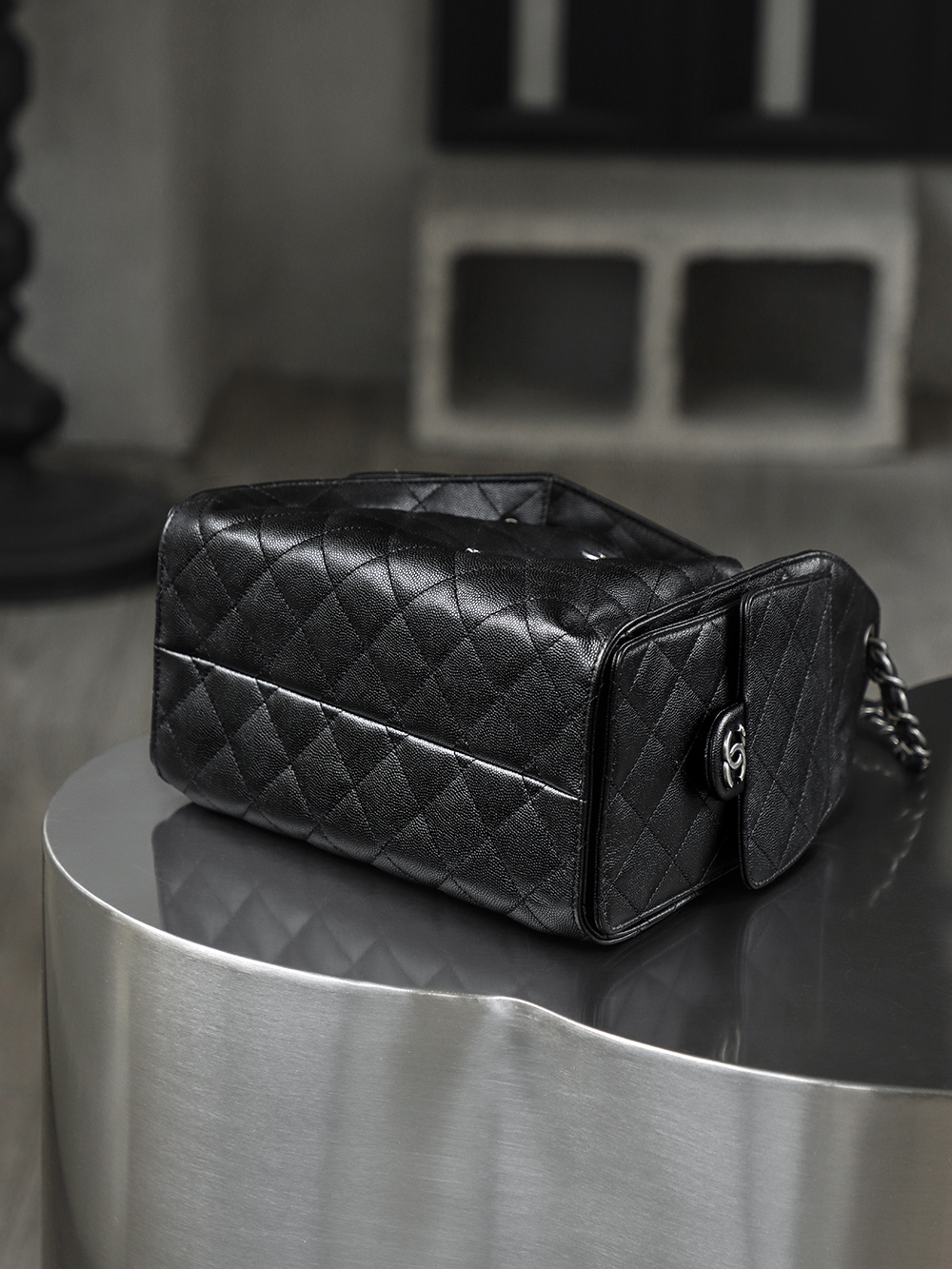 CHA 25bag 26C mini  High-End Replica Luxury Reps 嬉皮包单肩包 麂皮 黑银 A5  