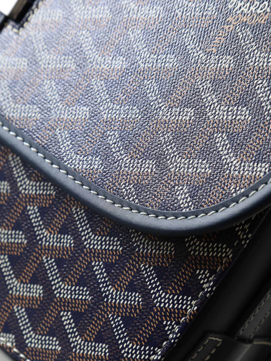 GOYARD 戈雅 邮差 Belvedere Messenger Bag (Canvas and Leather) — Dual-Use Handheld/Shoulder Bag-F0-BELVE3MMLTY