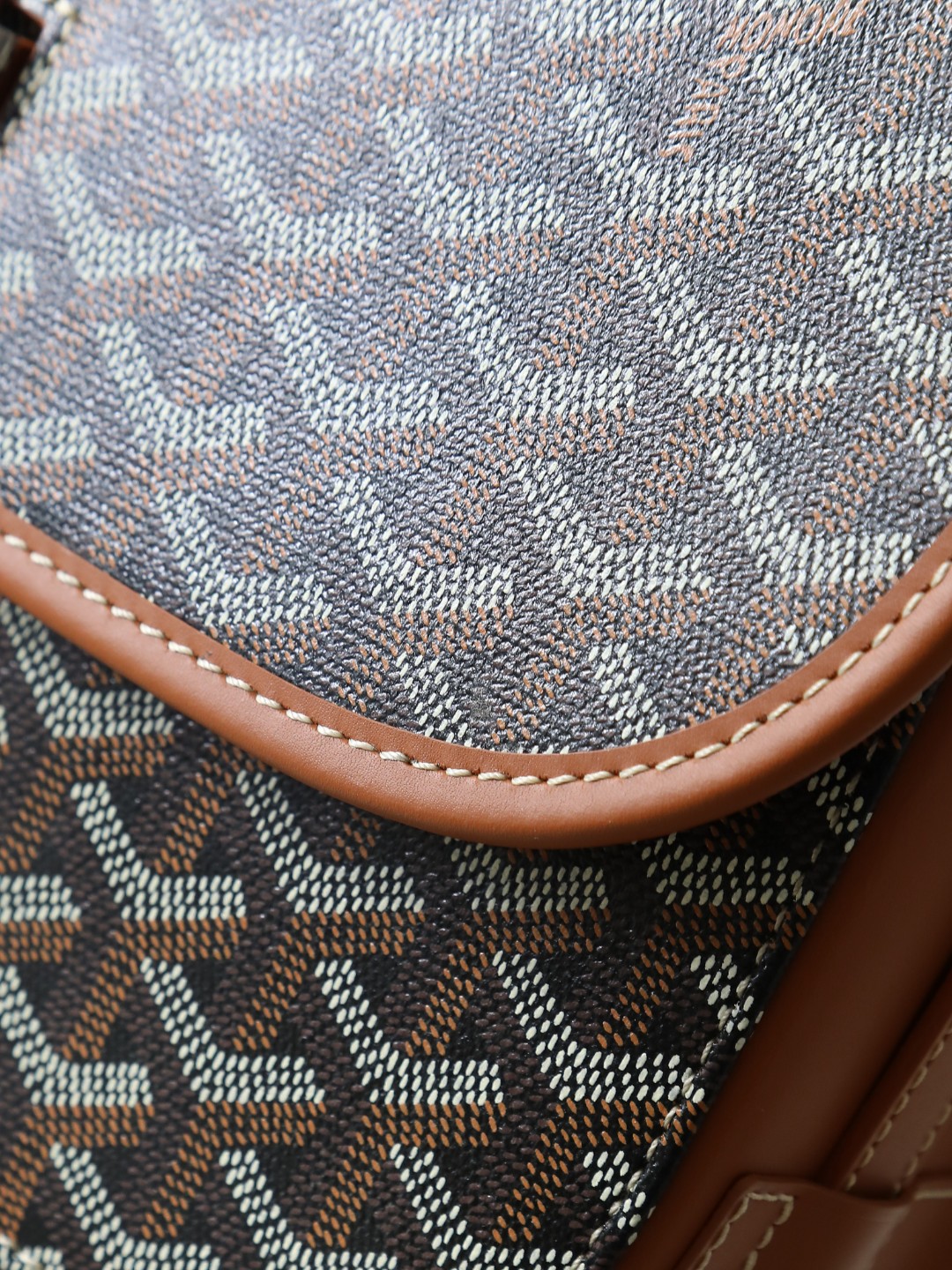 GOYARD 戈雅 邮差 Belvedere Messenger Bag (Canvas and Leather) — Dual-Use Handheld/Shoulder Bag-F0-BELVE3MMLTY
