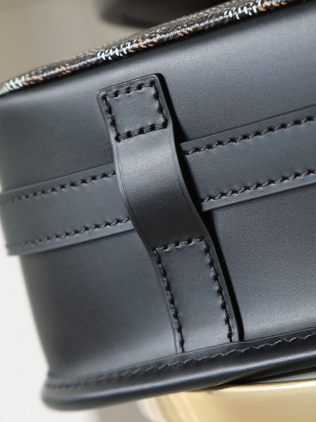 GOYARD 戈雅 邮差 Belvedere Messenger Bag (Canvas and Leather) — Dual-Use Handheld/Shoulder Bag-F0-BELVE3MMLTY