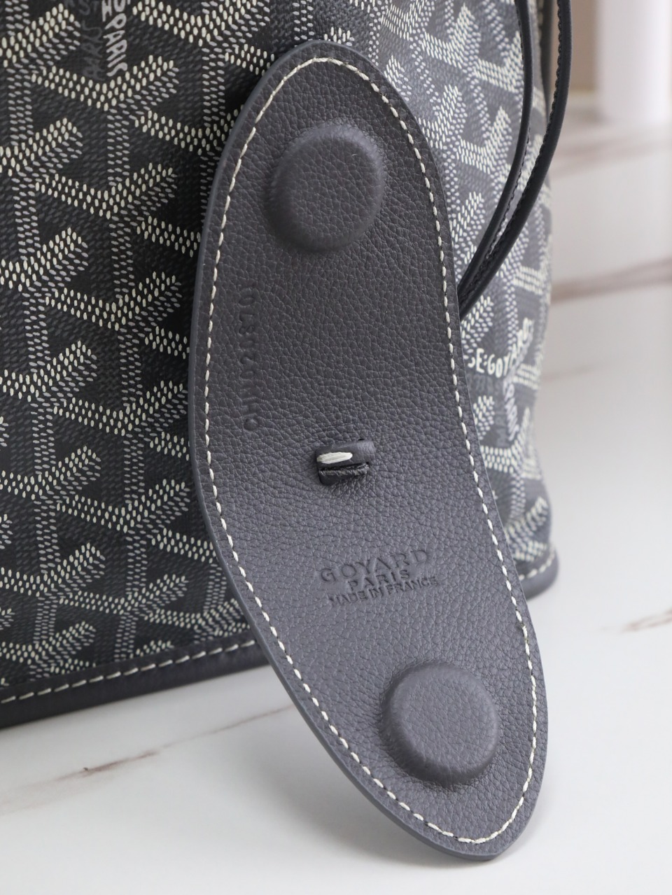 GOYARD 戈雅双面 Belvedere Reversible Mini Tote (Canvas and Leather) — Dual-use bag (handheld/shoulder carry)-F0-ANJOUSMINCG51TY51P