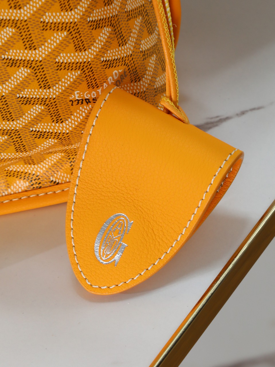 GOYARD 戈雅双面 Belvedere Reversible Mini Tote (Canvas and Leather) — Dual-use bag (handheld/shoulder carry)-F0-ANJOUSMINCG08TY08P
