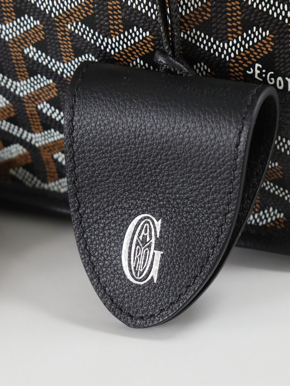 GOYARD 戈雅双面 Belvedere Reversible Mini Tote (Canvas and Leather) — Dual-use bag (handheld/shoulder carry)-F0-ANJCROMINCG 