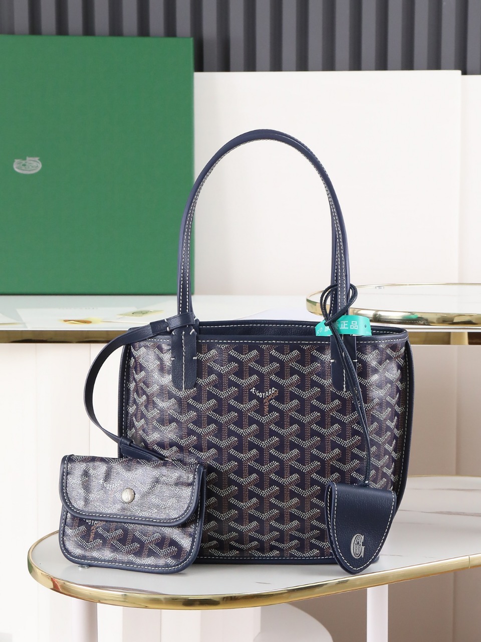 GOYARD 戈雅双面 Belvedere Reversible Mini Tote (Canvas and Leather) — Dual-use bag (handheld/shoulder carry)-F0-ANJCROMINCG 