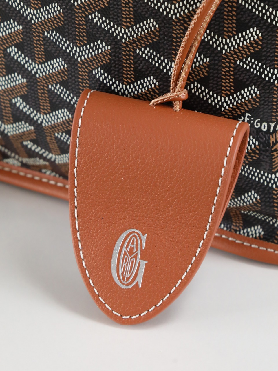 GOYARD 戈雅双面 Belvedere Reversible Mini Tote (Canvas and Leather) — Dual-use bag (handheld/shoulder carry)-F0-ANJCROMINCG 