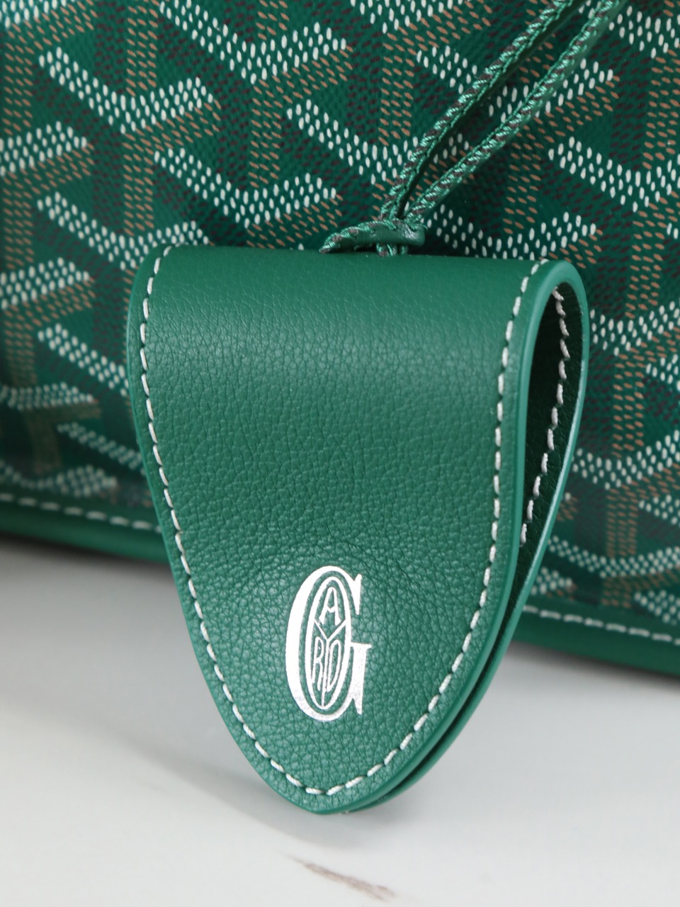 GOYARD 戈雅双面 Belvedere Reversible Mini Tote (Canvas and Leather) — Dual-use bag (handheld/shoulder carry)-F0-ANJCROMINCG 