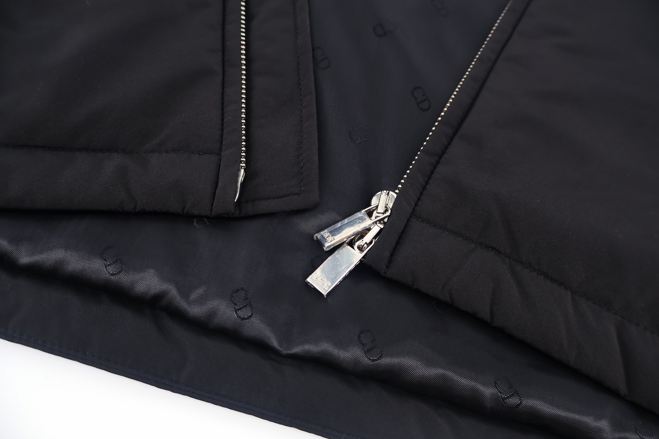 DIOR 迪奥 标识压花刺绣拉链立领夹棉马甲 背心 棉服 外套 夹克 黑色 米色 C0