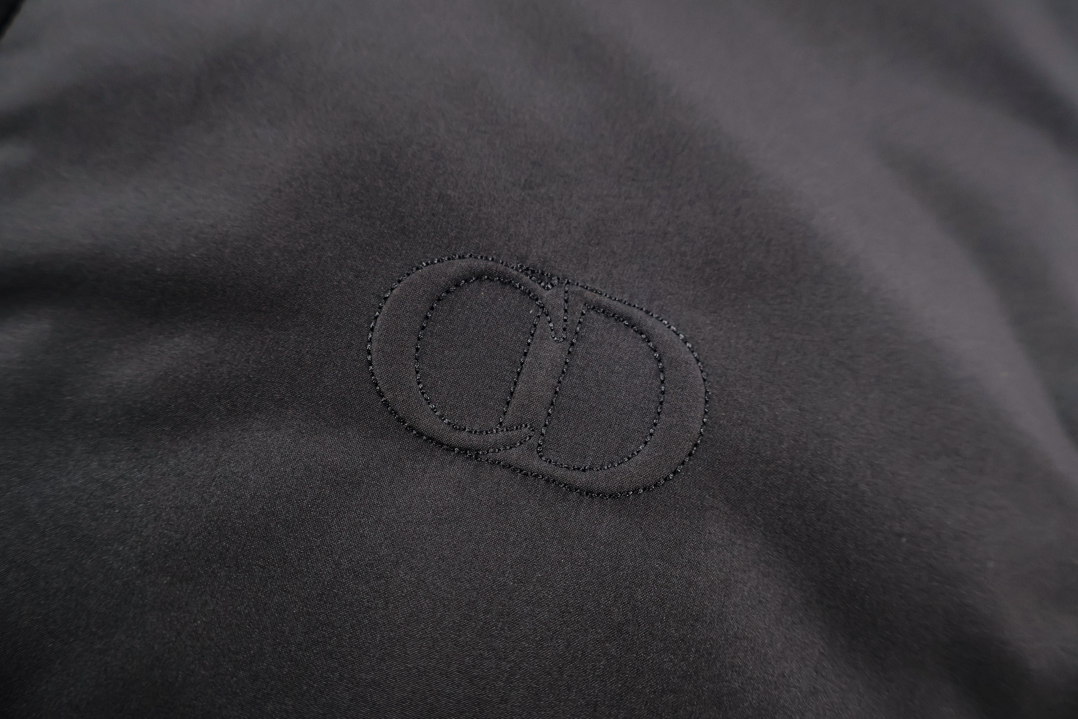 DIOR 迪奥 标识压花刺绣拉链立领夹棉马甲 背心 棉服 外套 夹克 黑色 米色 C0
