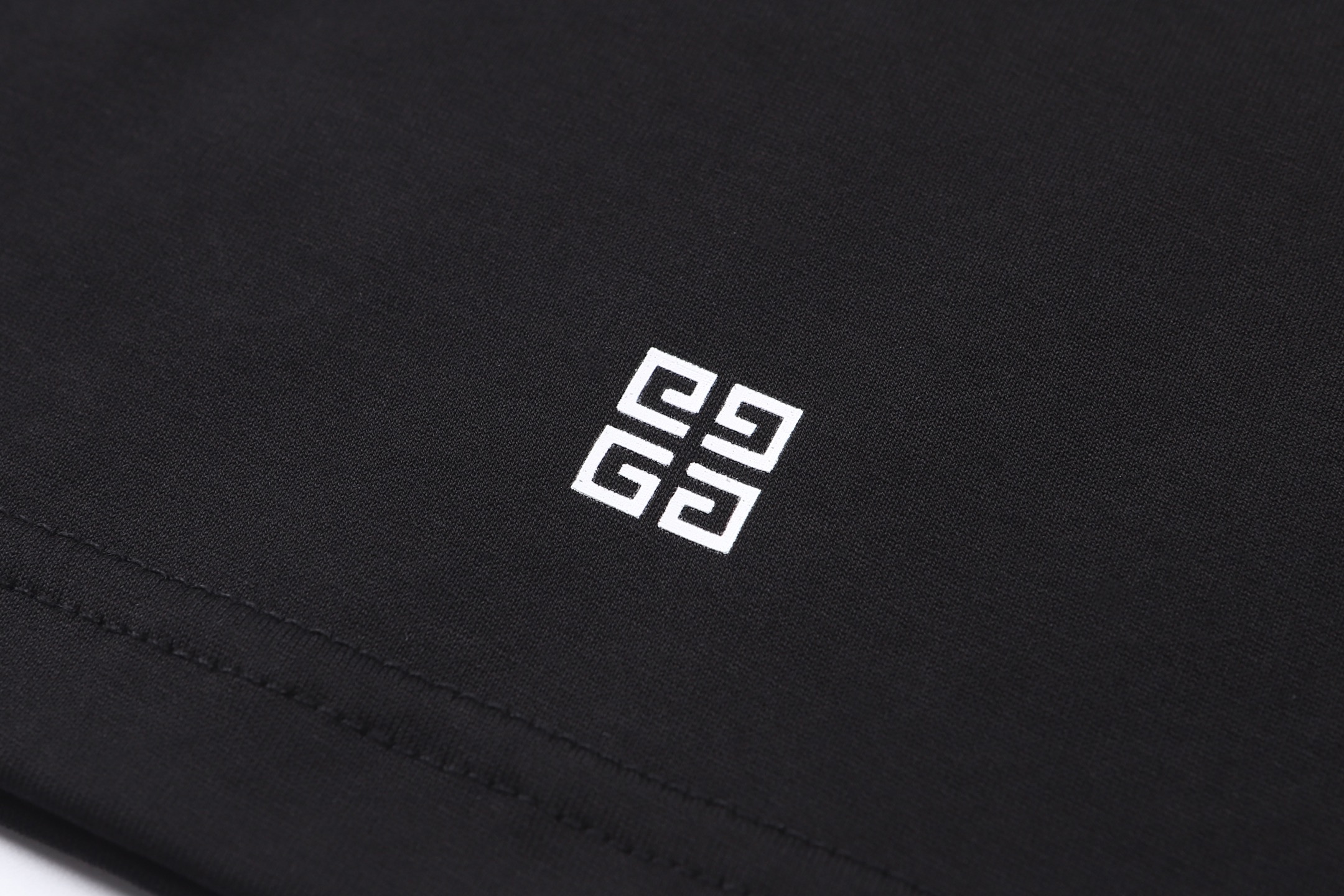 Givenchy 纪梵希 双层字母logo印花圆领短袖 T恤 夏款 白色 黑色 A0