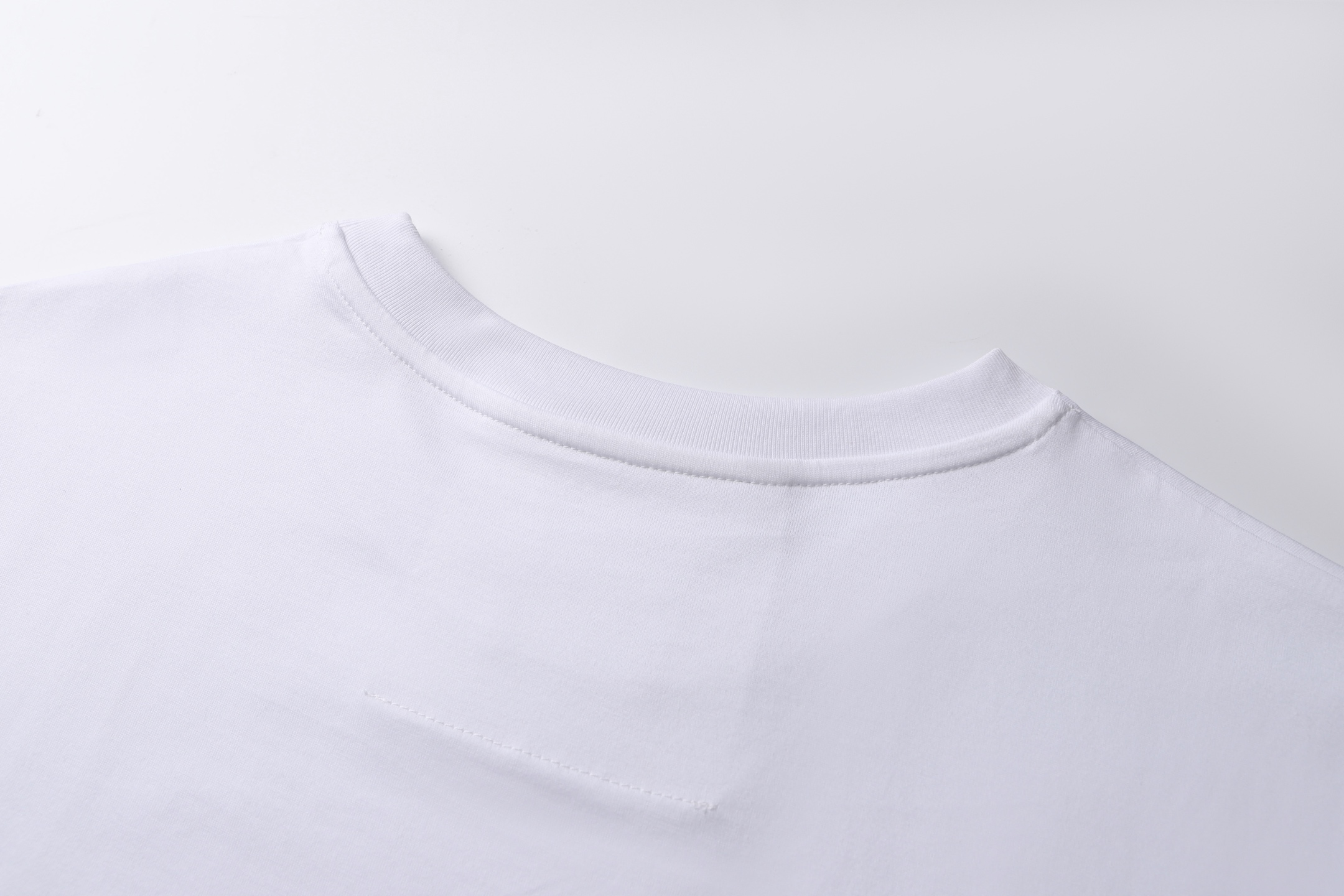 Givenchy 纪梵希 双层字母logo印花圆领短袖 T恤 夏款 白色 黑色 A0