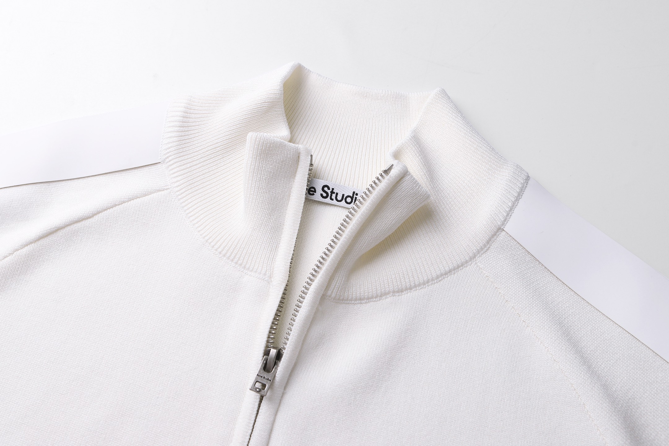 Acne Studios 背面硅胶压花皮革拉链针织开衫 夹克 外套 长袖 白色 黑色 B5