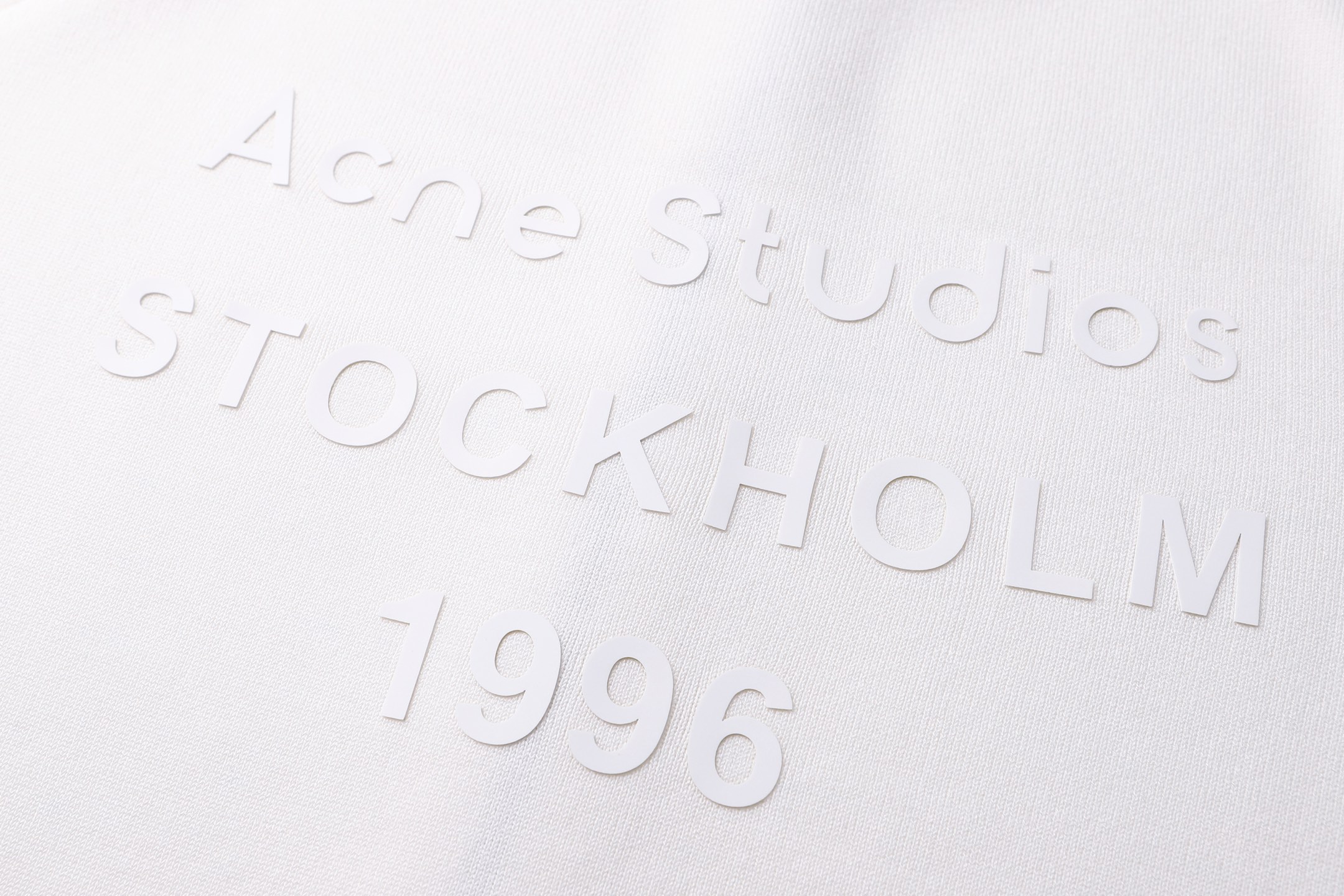 Acne Studios 背面硅胶压花皮革拉链针织开衫 夹克 外套 长袖 白色 黑色 B5