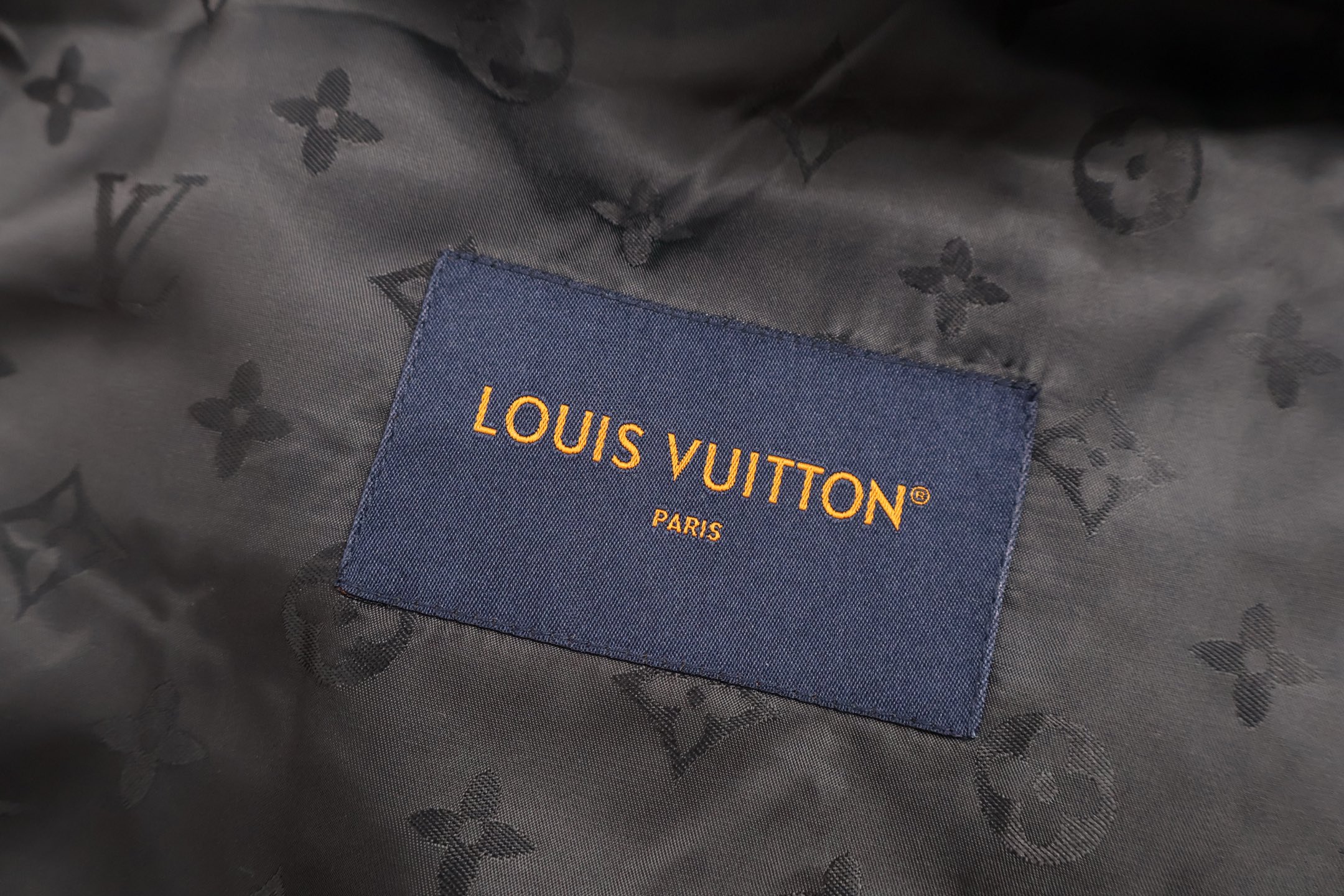 LOUIS VUITTON 路易威登 灰绿拼皮拼接夹克 外套 C0 1AIJX1
