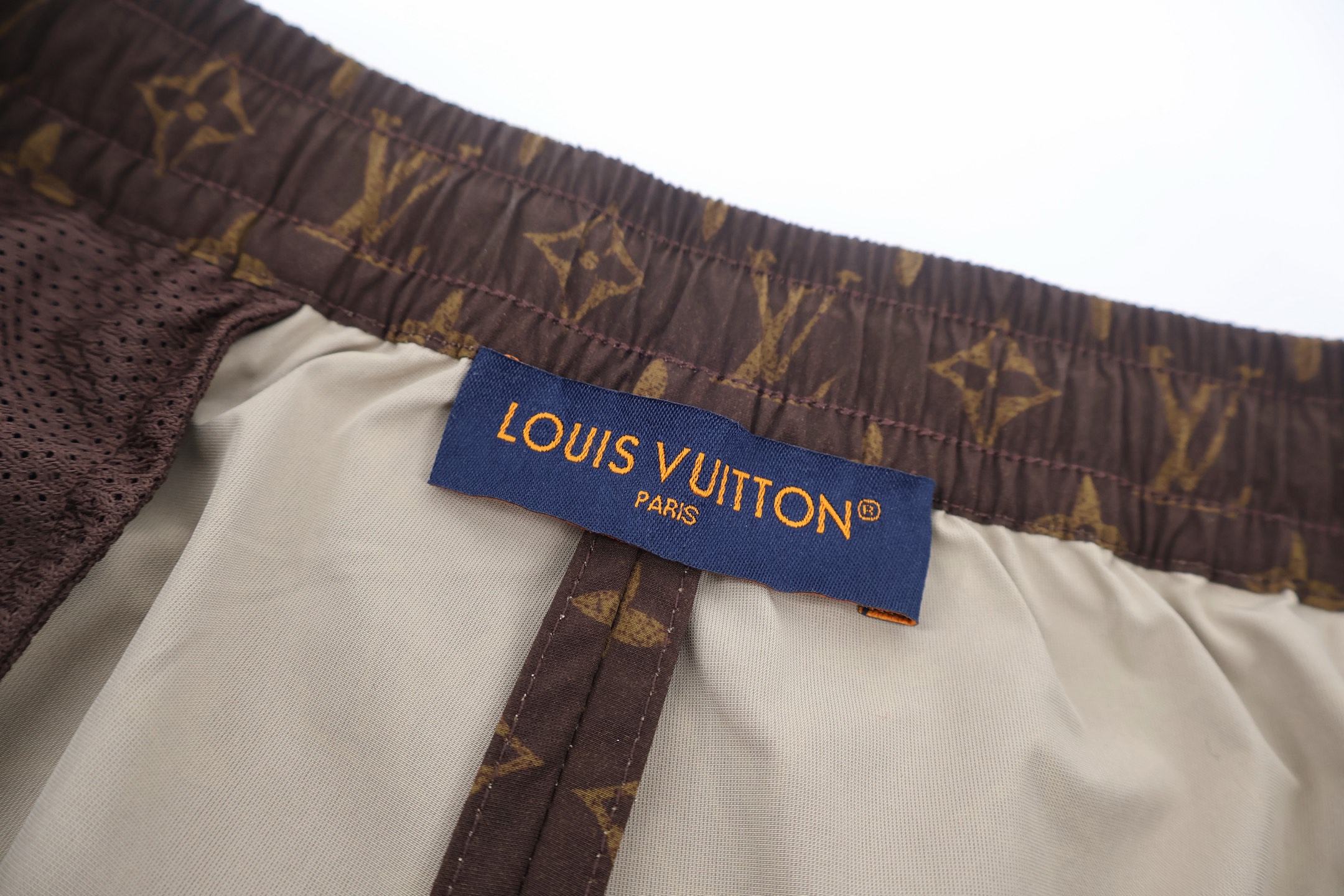 LOUIS VUITTON 路易威登 LV 满印老花皮边沙滩短裤 休闲裤 裤子 棕色 B0