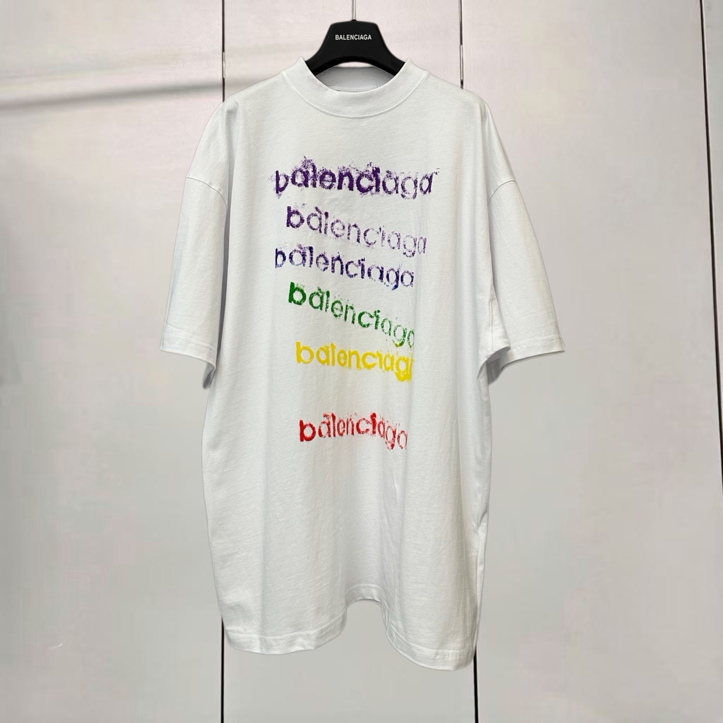 Balenciaga 巴黎世家 彩虹模糊彩色倒置水洗字母圆领短袖 T恤 圆领 夏季 黑色 白色 A0 
