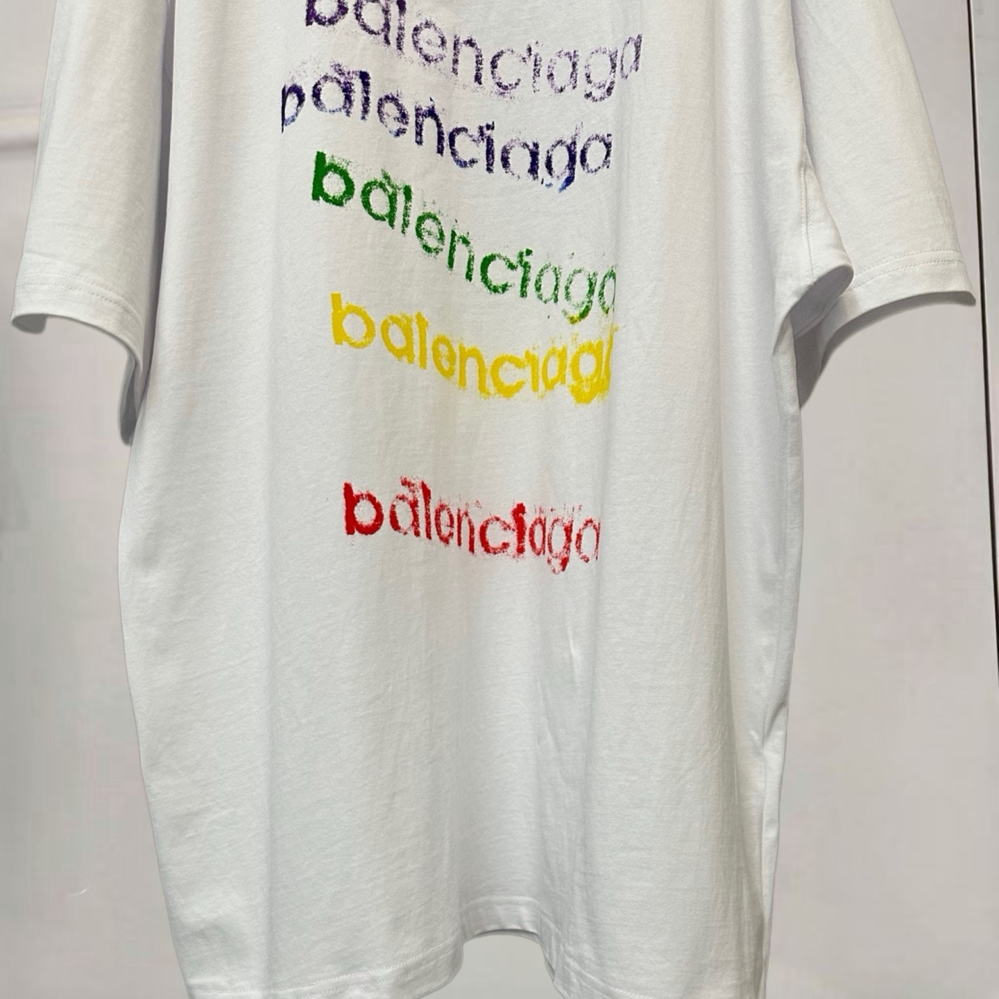 Balenciaga 巴黎世家 彩虹模糊彩色倒置水洗字母圆领短袖 T恤 圆领 夏季 黑色 白色 A0 