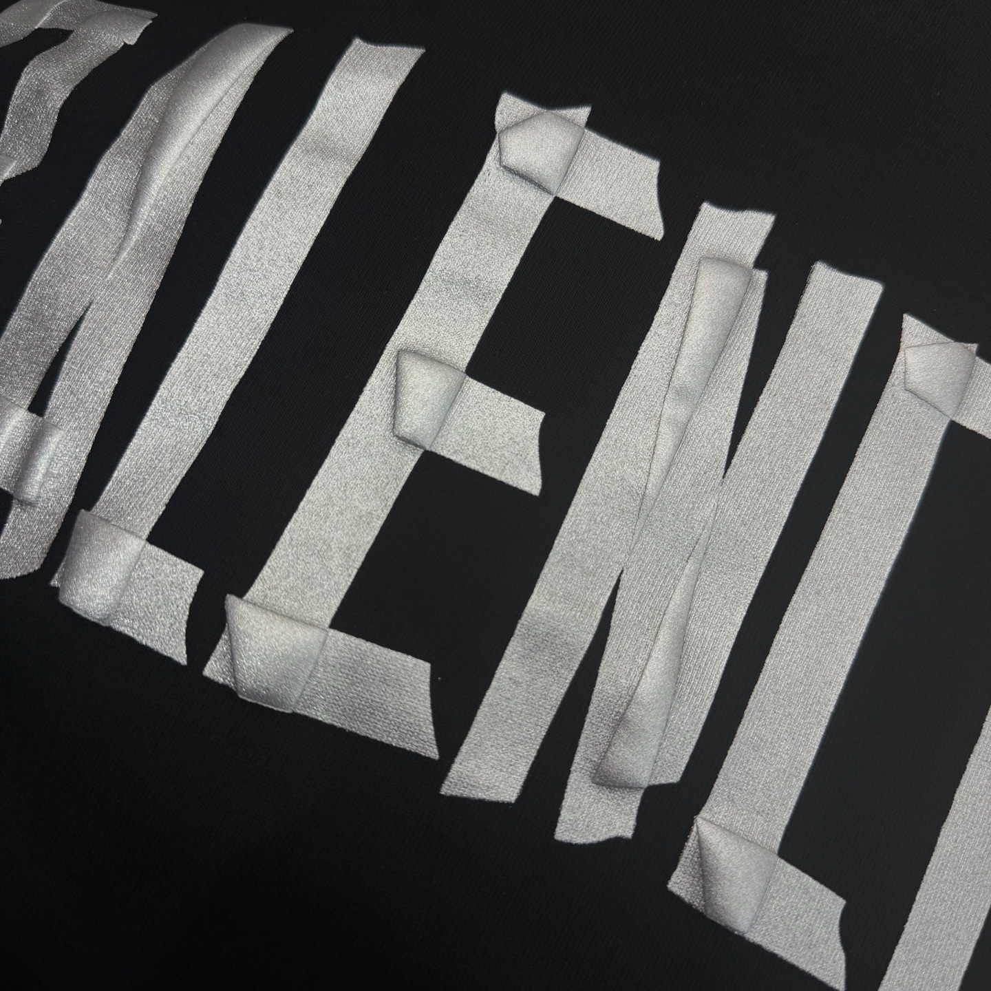 Balenciaga 巴黎世家 字母胶带发泡烫银印花圆领短袖 T恤 圆领 夏季 黑色 A0 