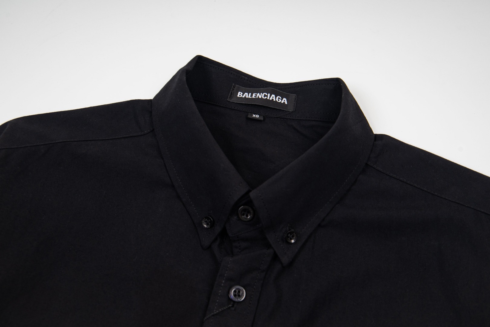 Balenciaga 巴黎世家 梵文哥特字母印花logo衬衫 外套 长袖 秋冬 黑色 白色 A5