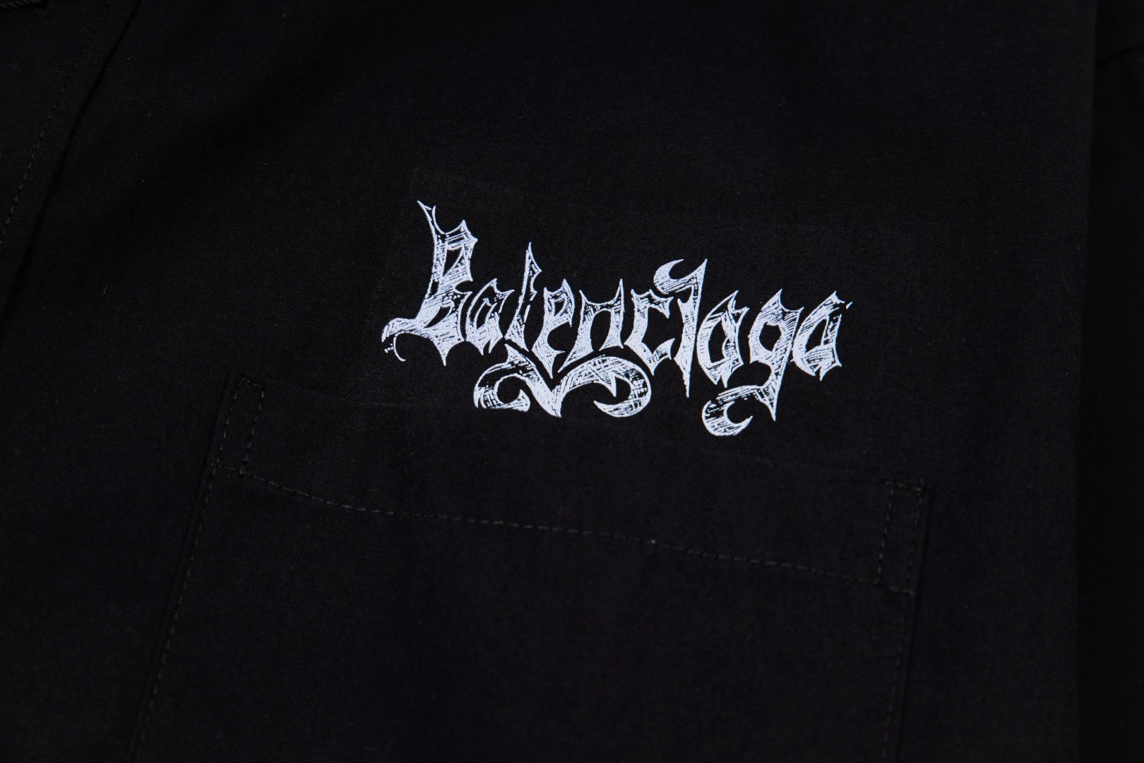 Balenciaga 巴黎世家 梵文哥特字母印花logo衬衫 外套 长袖 秋冬 黑色 白色 A5