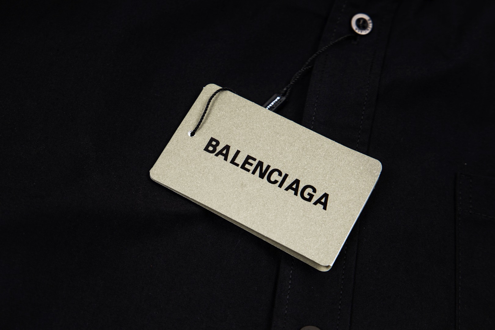 Balenciaga 巴黎世家 梵文哥特字母印花logo衬衫 外套 长袖 秋冬 黑色 白色 A5