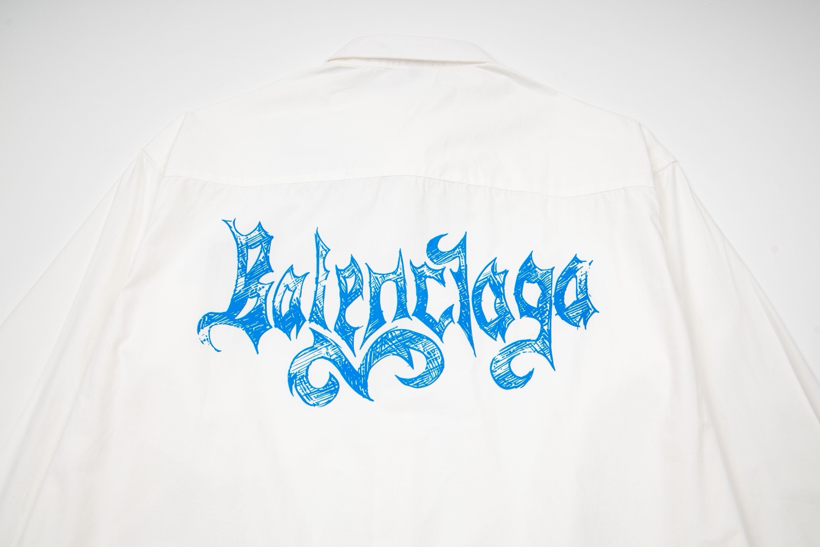 Balenciaga 巴黎世家 梵文哥特字母印花logo衬衫 外套 长袖 秋冬 黑色 白色 A5