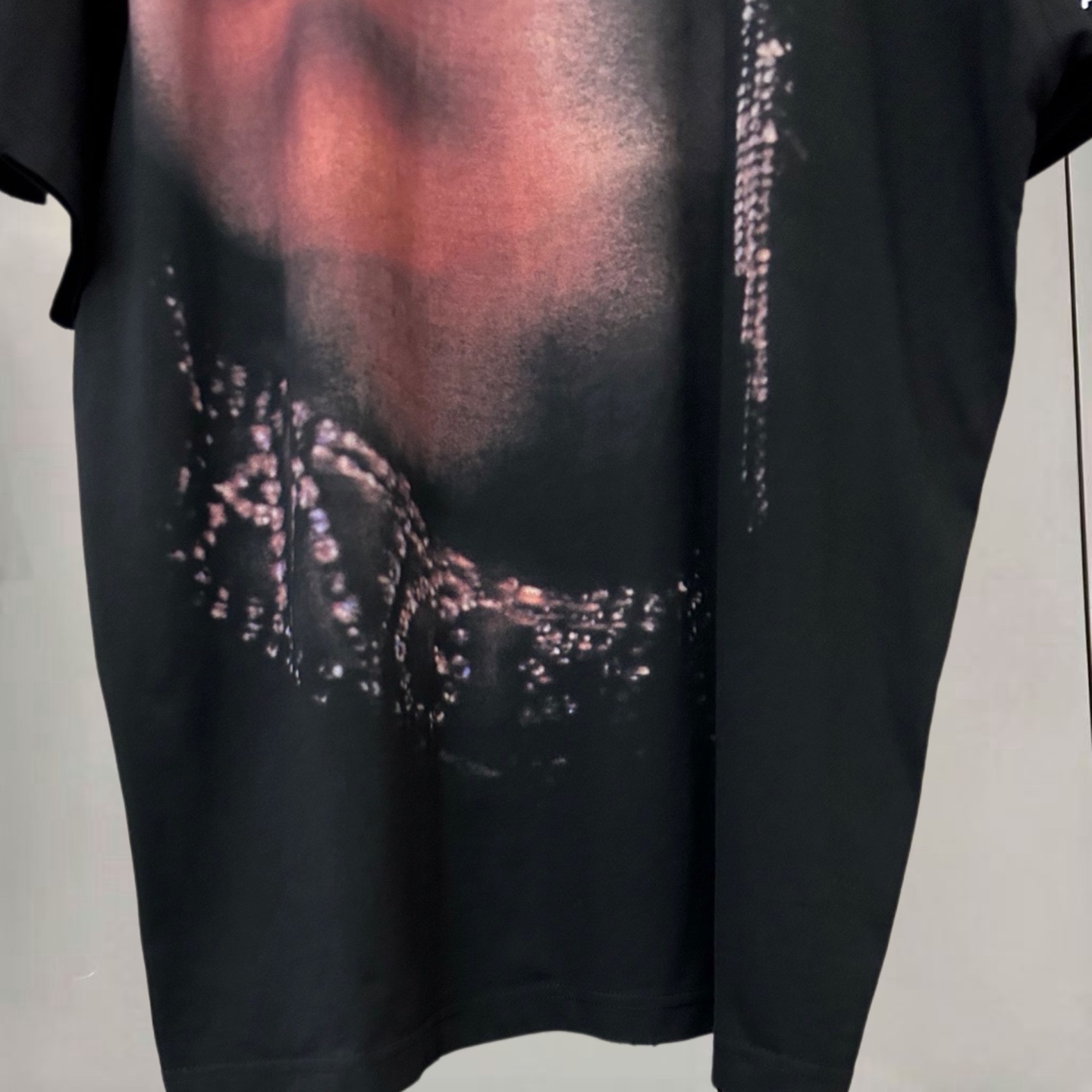 Balenciaga 巴黎世家 美剧亢奋联名款 直喷印花圆领短袖 T恤 圆领 夏季 黑色 A0 