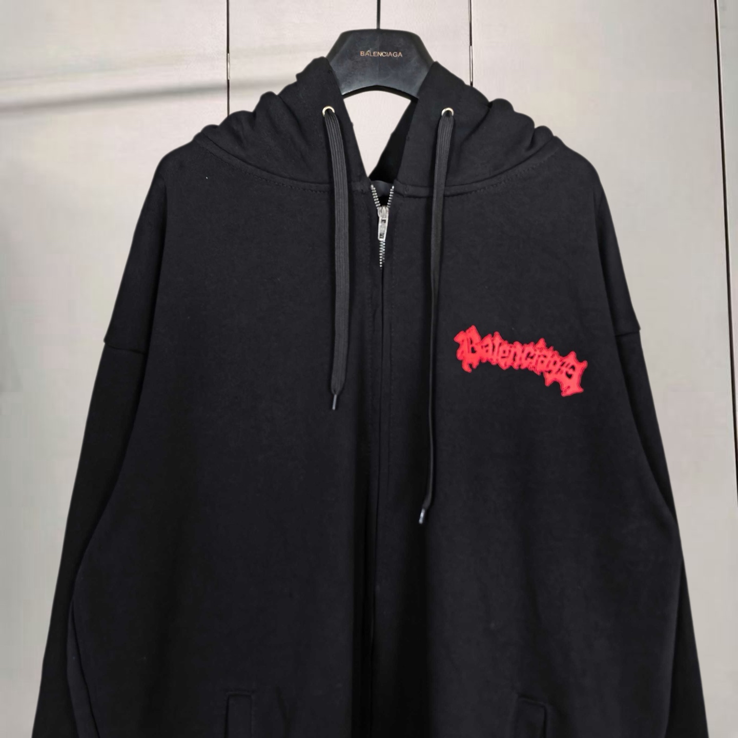 Balenciaga 巴黎世家 暗黑乐队摇滚涂鸦风印花洗水做旧拉链连帽卫衣 连帽衫 外套 长袖 黑色 白色 B0 