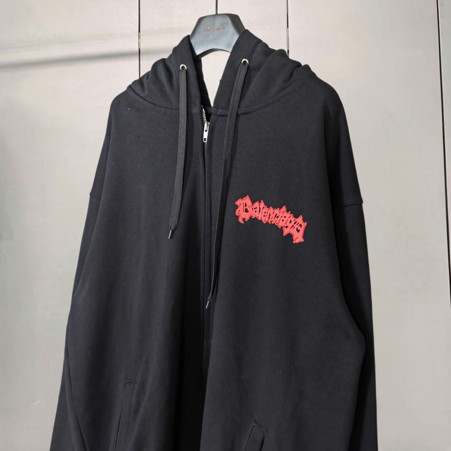 Balenciaga 巴黎世家 暗黑乐队摇滚涂鸦风印花洗水做旧拉链连帽卫衣 连帽衫 外套 长袖 黑色 白色 B0 