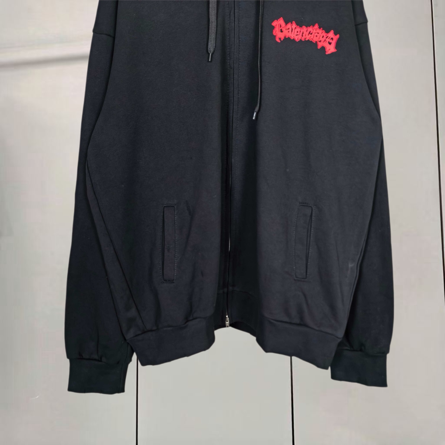 Balenciaga 巴黎世家 暗黑乐队摇滚涂鸦风印花洗水做旧拉链连帽卫衣 连帽衫 外套 长袖 黑色 白色 B0 