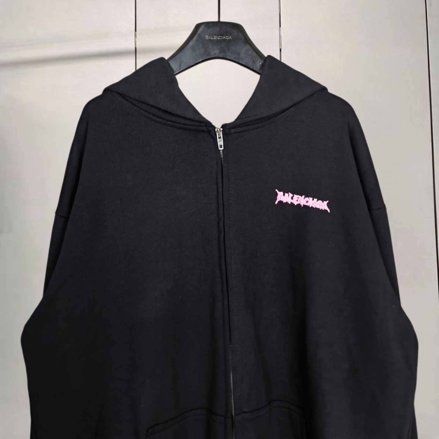 Balenciaga 巴黎世家 火焰粉色融化字母刺绣拉链连帽卫衣 连帽衫 外套 长袖 黑色 B0 