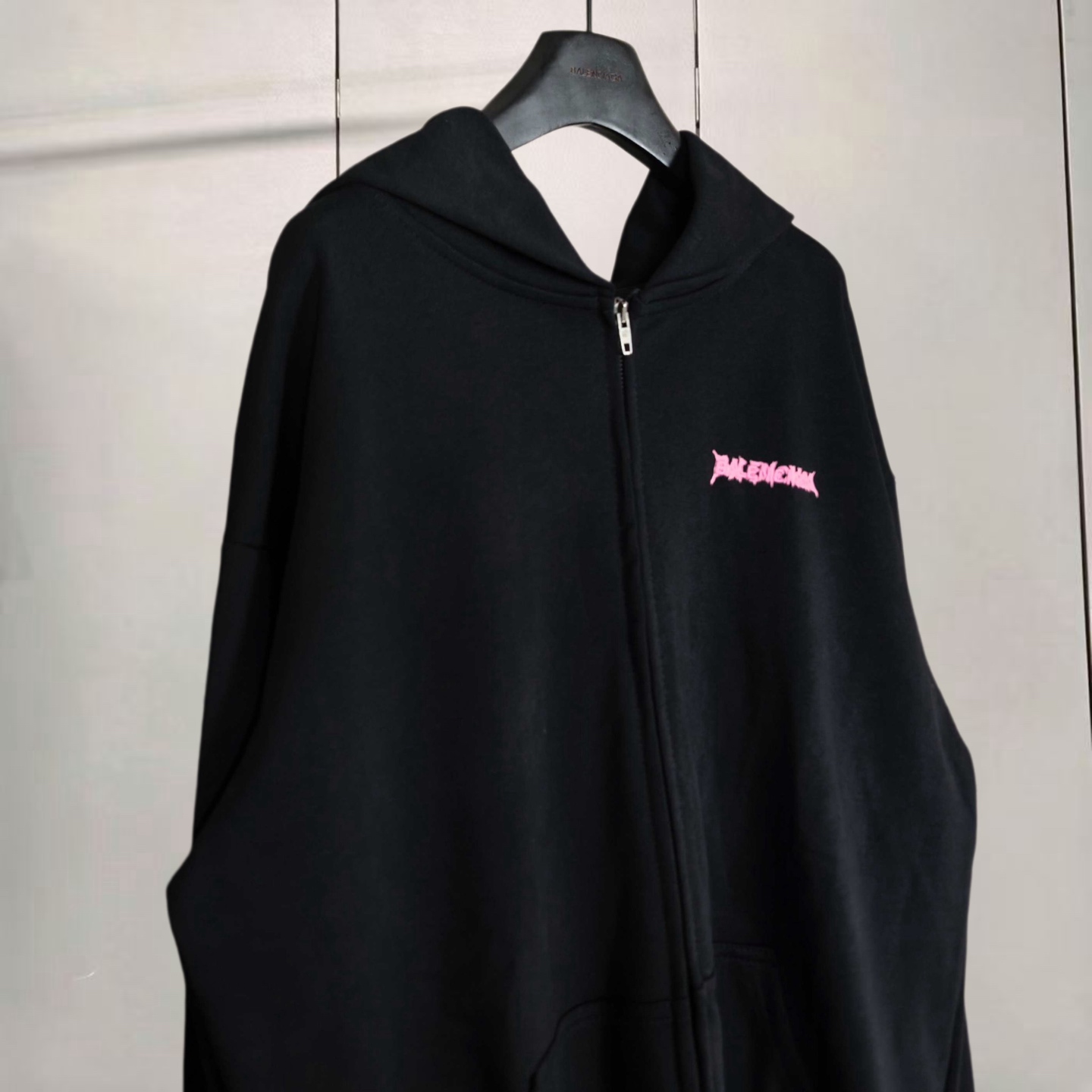 Balenciaga 巴黎世家 火焰粉色融化字母刺绣拉链连帽卫衣 连帽衫 外套 长袖 黑色 B0 