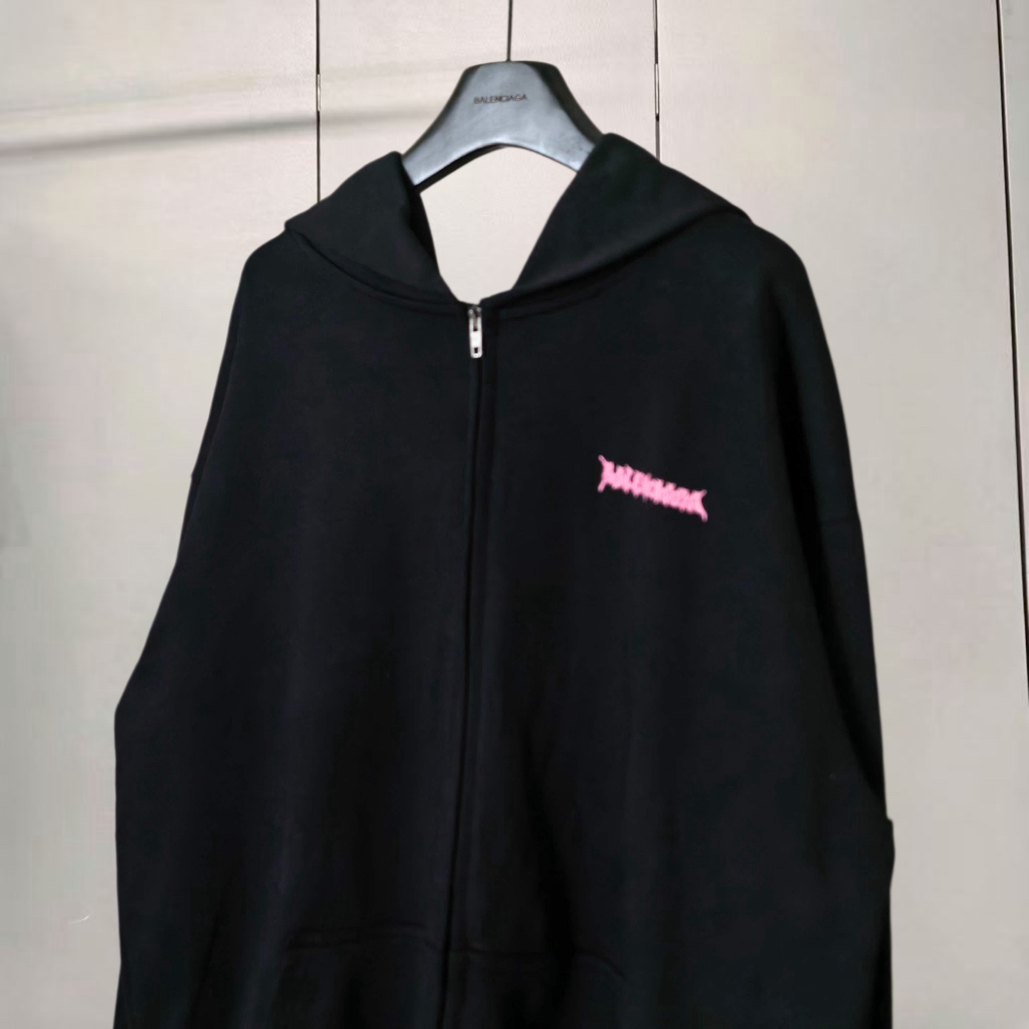 Balenciaga 巴黎世家 火焰粉色融化字母刺绣拉链连帽卫衣 连帽衫 外套 长袖 黑色 B0 