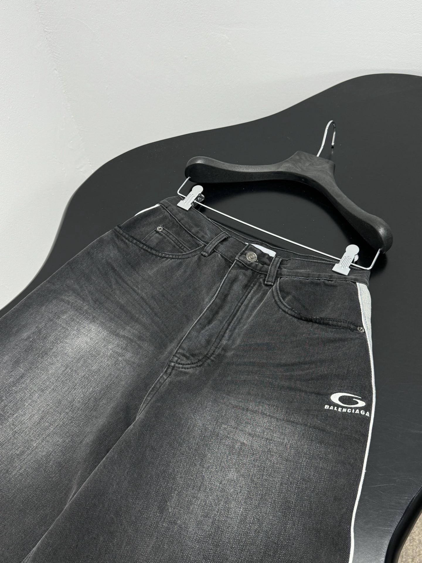 Balenciaga 巴黎世家 PIPING DETAIL 拼色牛仔短裤 休闲裤 五分裤 中裤 裤子 夏季 黑色 A5