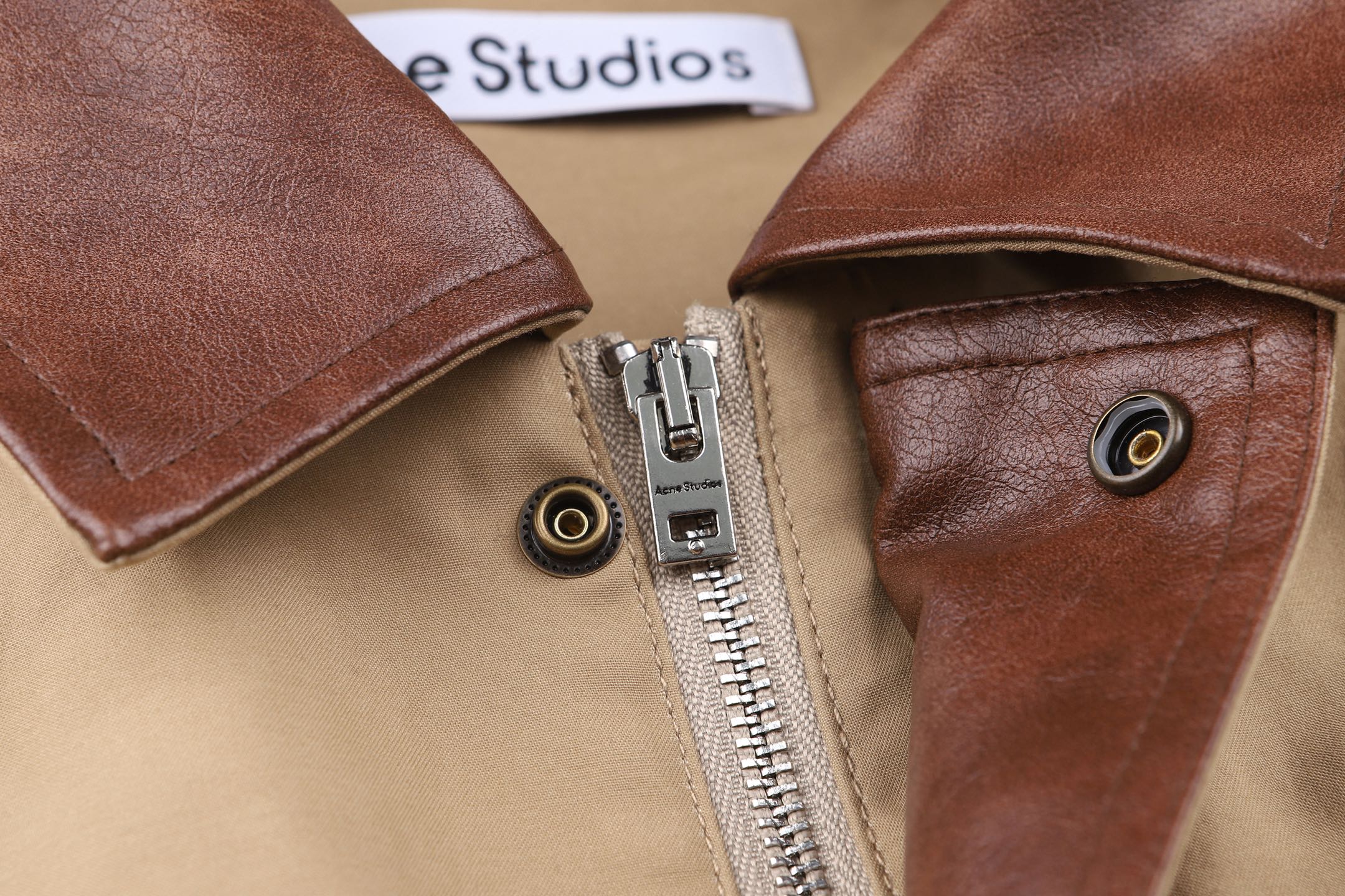 Acne Studios 皮革标识斜纹布拉链夹克 外套 秋冬 长袖 卡其色 黑色 C0