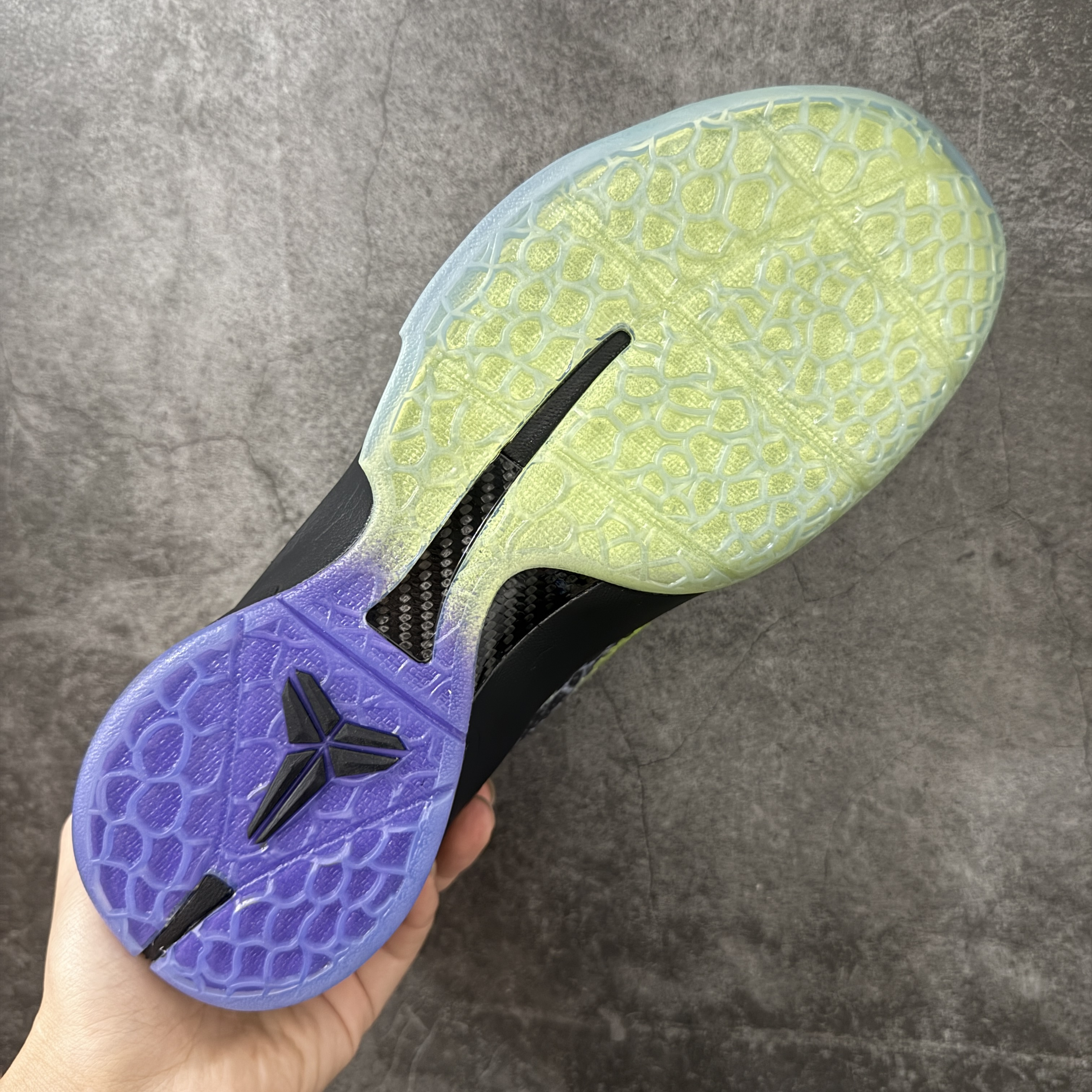 S2 Kobe6  前掌Zoom Turbo 气垫 后掌EVA缓震 低筒 球鞋 籃球鞋 實戰鞋 真碳板 男鞋 波鞋  圣诞节煤块 IO6261-001