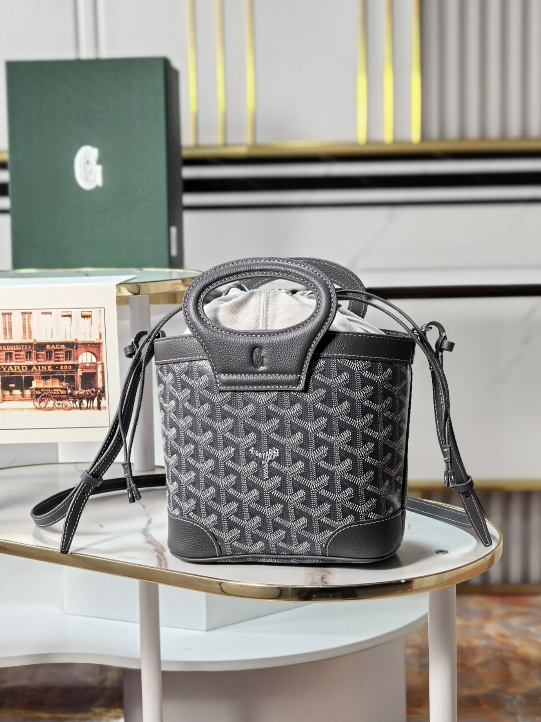 GOYARD 戈雅 Beluga (Canvas and Leather) — Single-shoulder handbag-F0-BELUGAMINTY