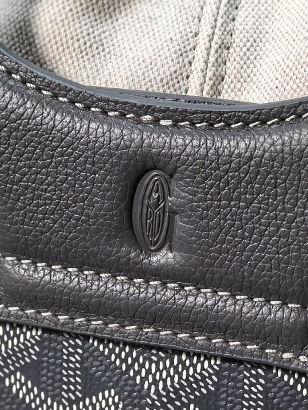 GOYARD 戈雅 Beluga (Canvas and Leather) — Single-shoulder handbag-F0-BELUGAMINTY
