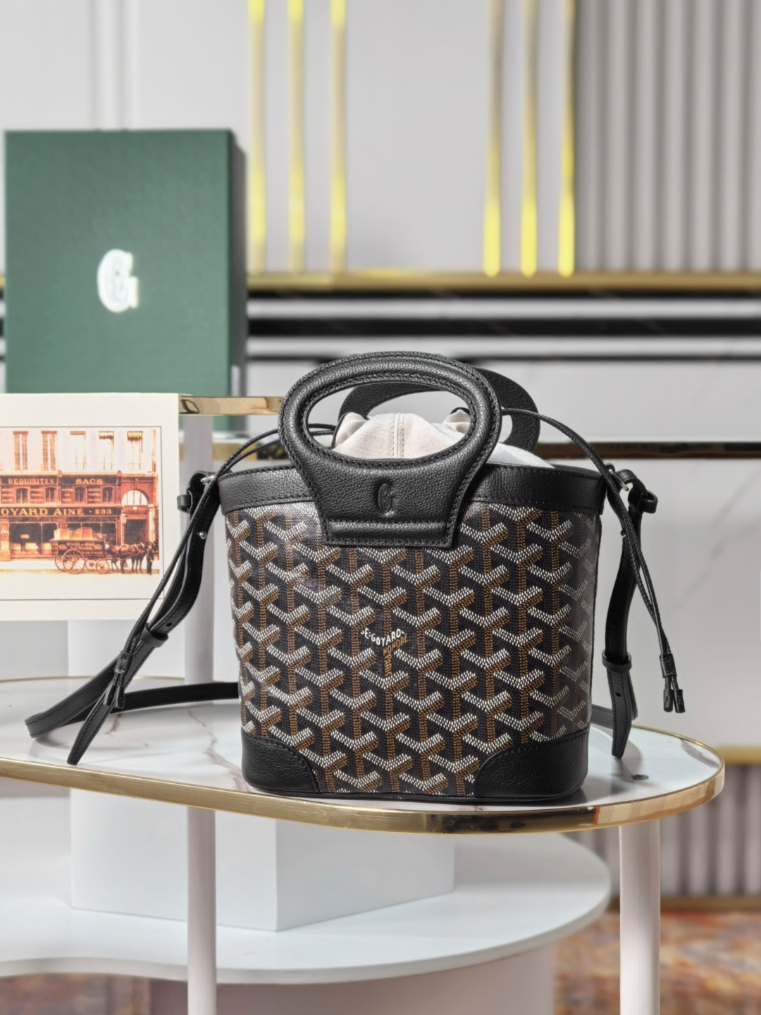 GOYARD 戈雅 Beluga (Canvas and Leather) — Single-shoulder handbag-F0-BELUGAMINTY