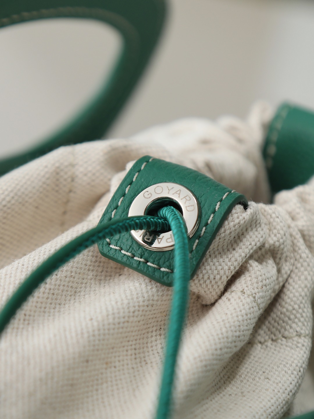 GOYARD 戈雅 Beluga (Canvas and Leather) — Single-shoulder handbag-F0-BELUGAMINTY-09CL09P