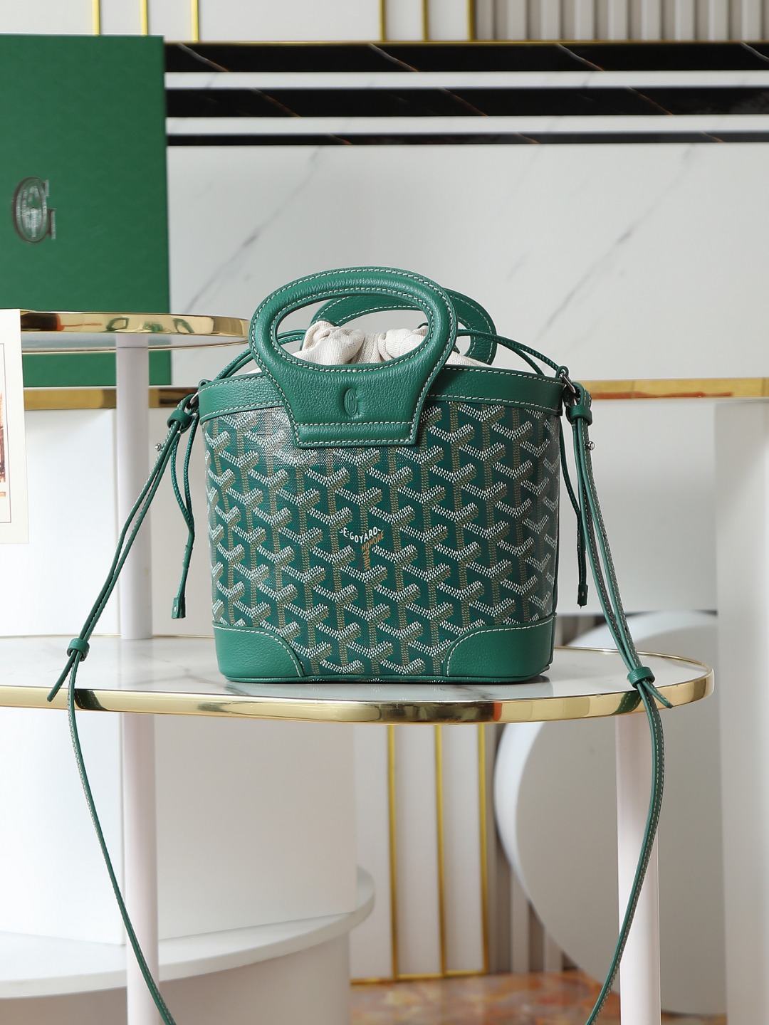 GOYARD 戈雅 Beluga (Canvas and Leather) — Single-shoulder handbag-F0-BELUGAMINTY-09CL09P
