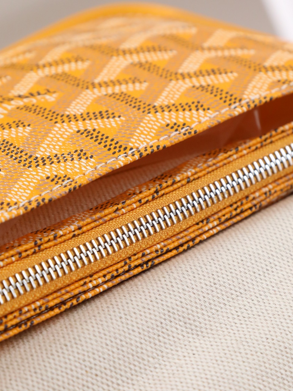 GOYARD 戈雅信封 Plumet (Canvas and Leather) — Envelope Crossbody Bag-F0-PLUMETPMLTY