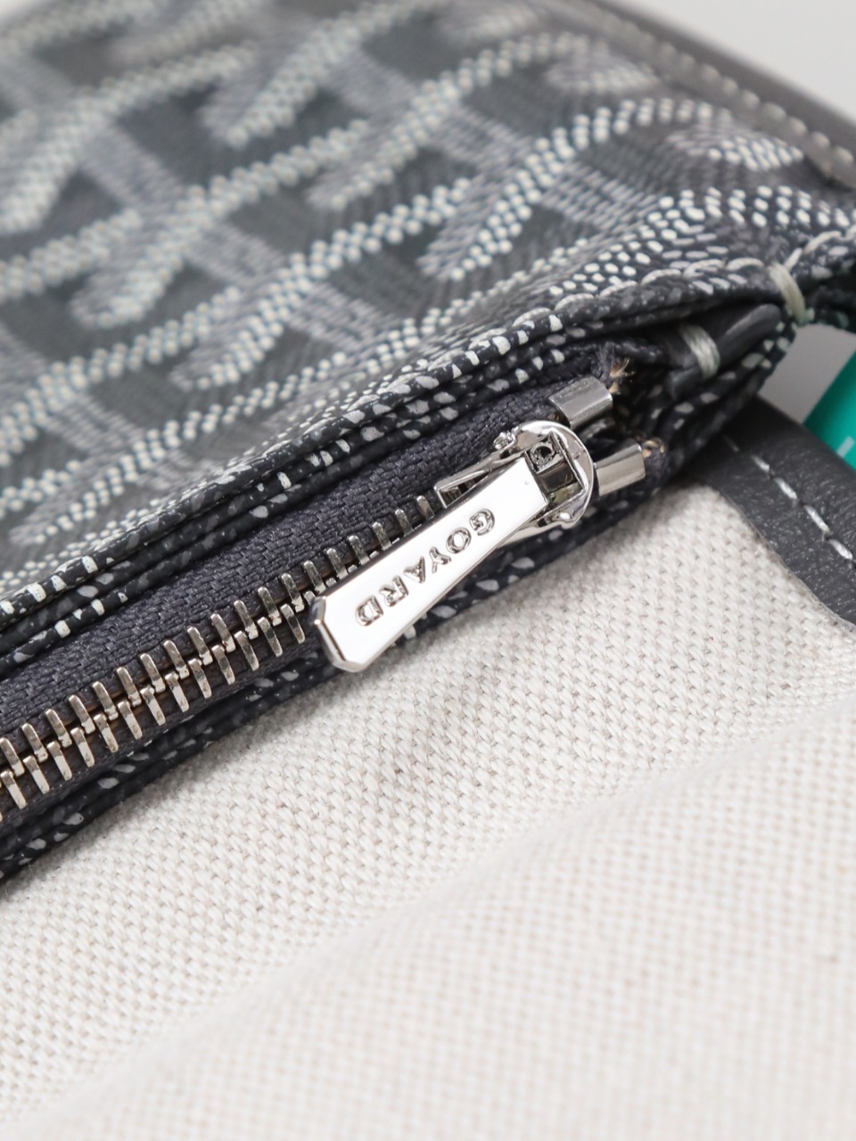 GOYARD 戈雅信封 Plumet (Canvas and Leather) — Envelope Crossbody Bag-F0-PLUMETPMLTY