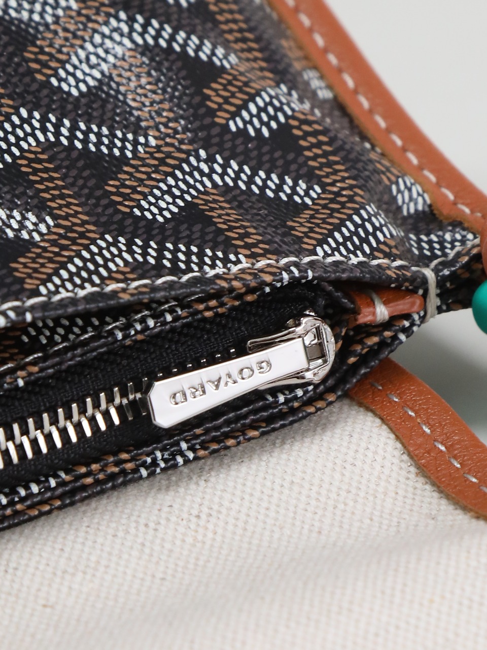 GOYARD 戈雅信封 Plumet (Canvas and Leather) — Envelope Crossbody Bag-F0-PLUMETPMLTY
