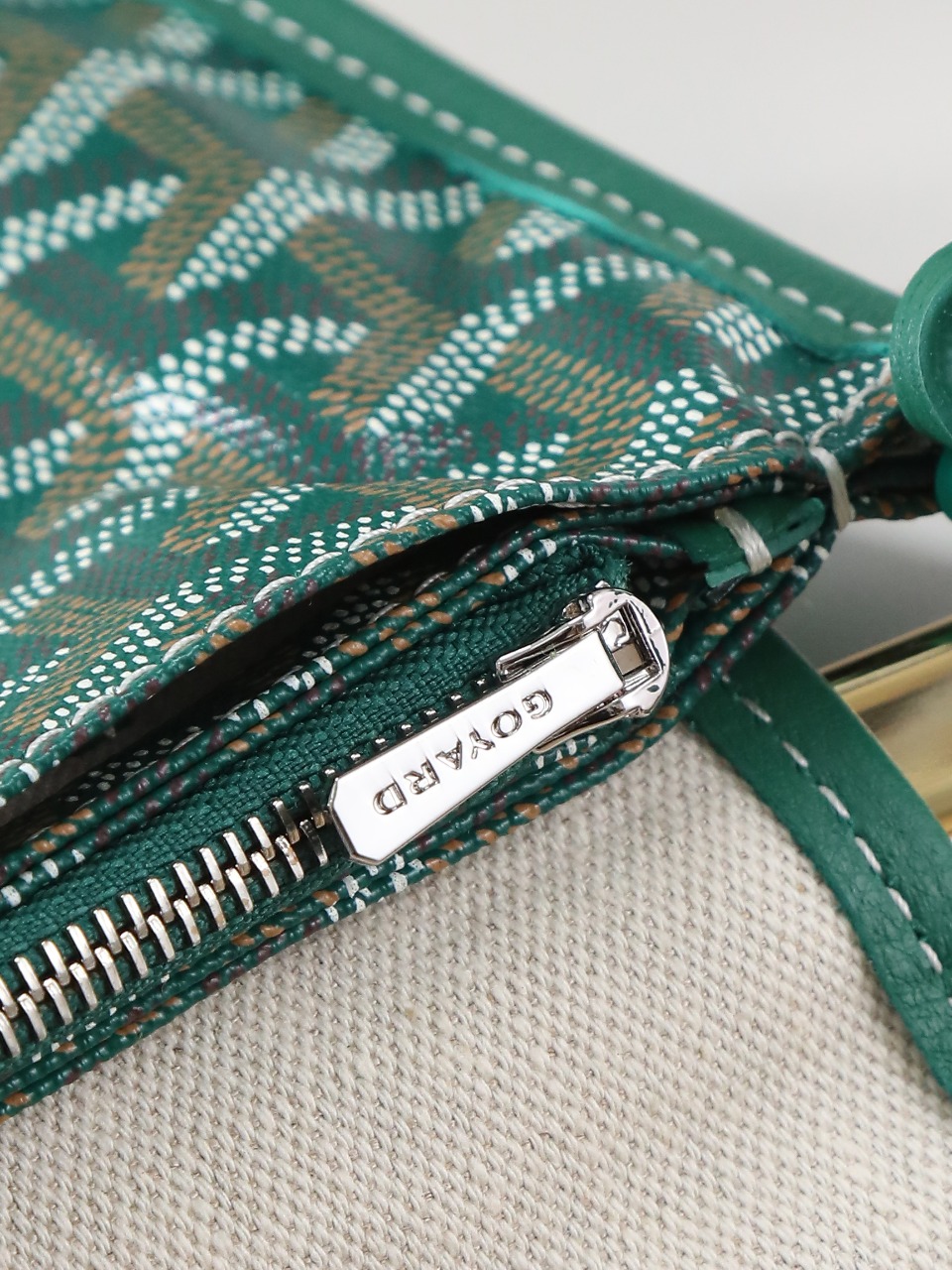 GOYARD 戈雅信封 Plumet (Canvas and Leather) — Envelope Crossbody Bag-F0-PLUMETPMLTY