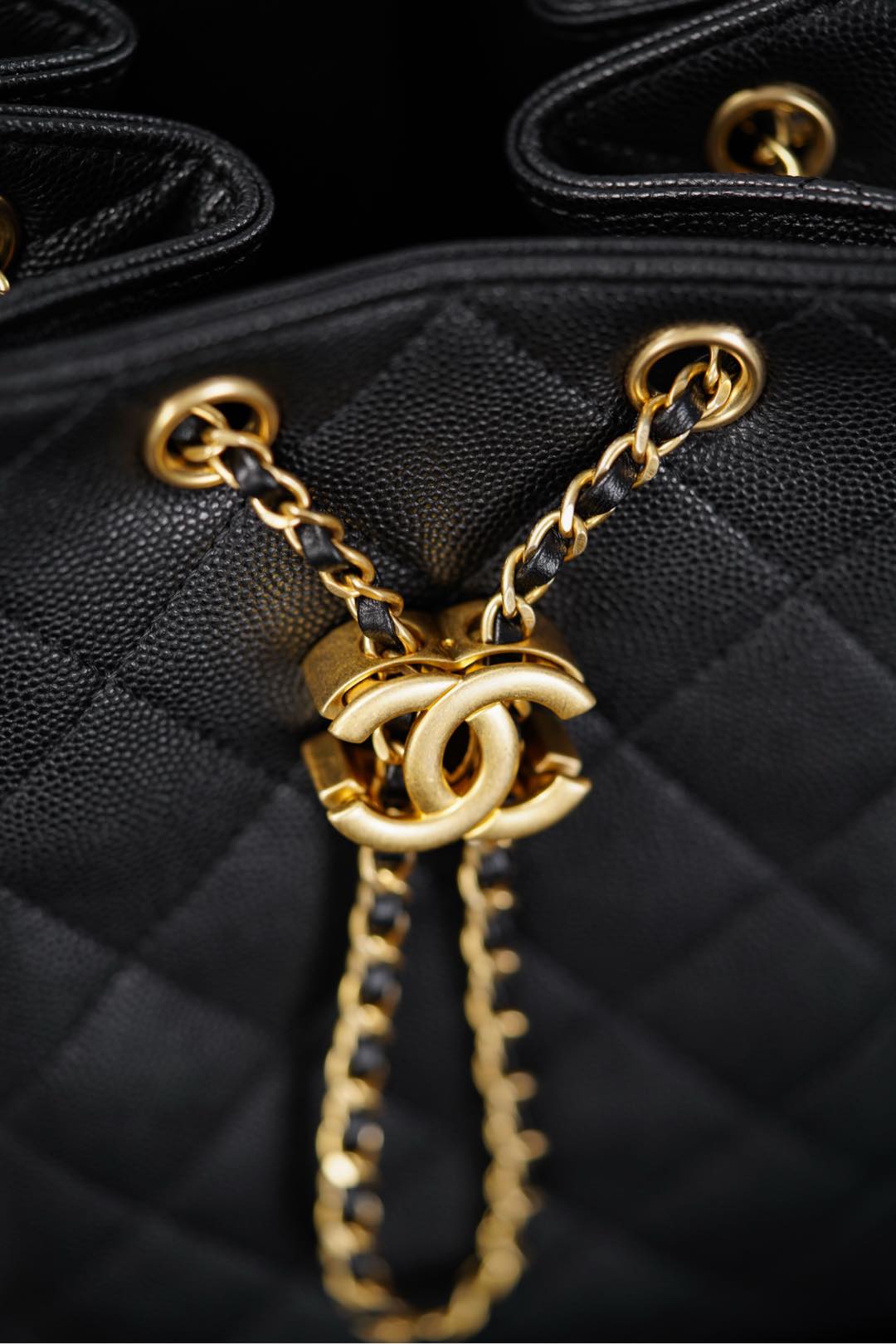 CHANEL 25Bag 25 B Backpack (Grained Calfskin)  双肩包 黑金 A5-AS5600-B20304-94305  