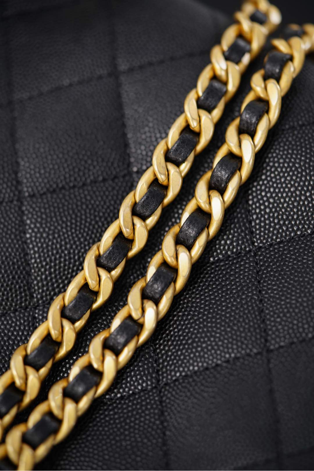 CHANEL 25Bag 25 B Backpack (Grained Calfskin)  双肩包 黑金 A5-AS5600-B20304-94305  
