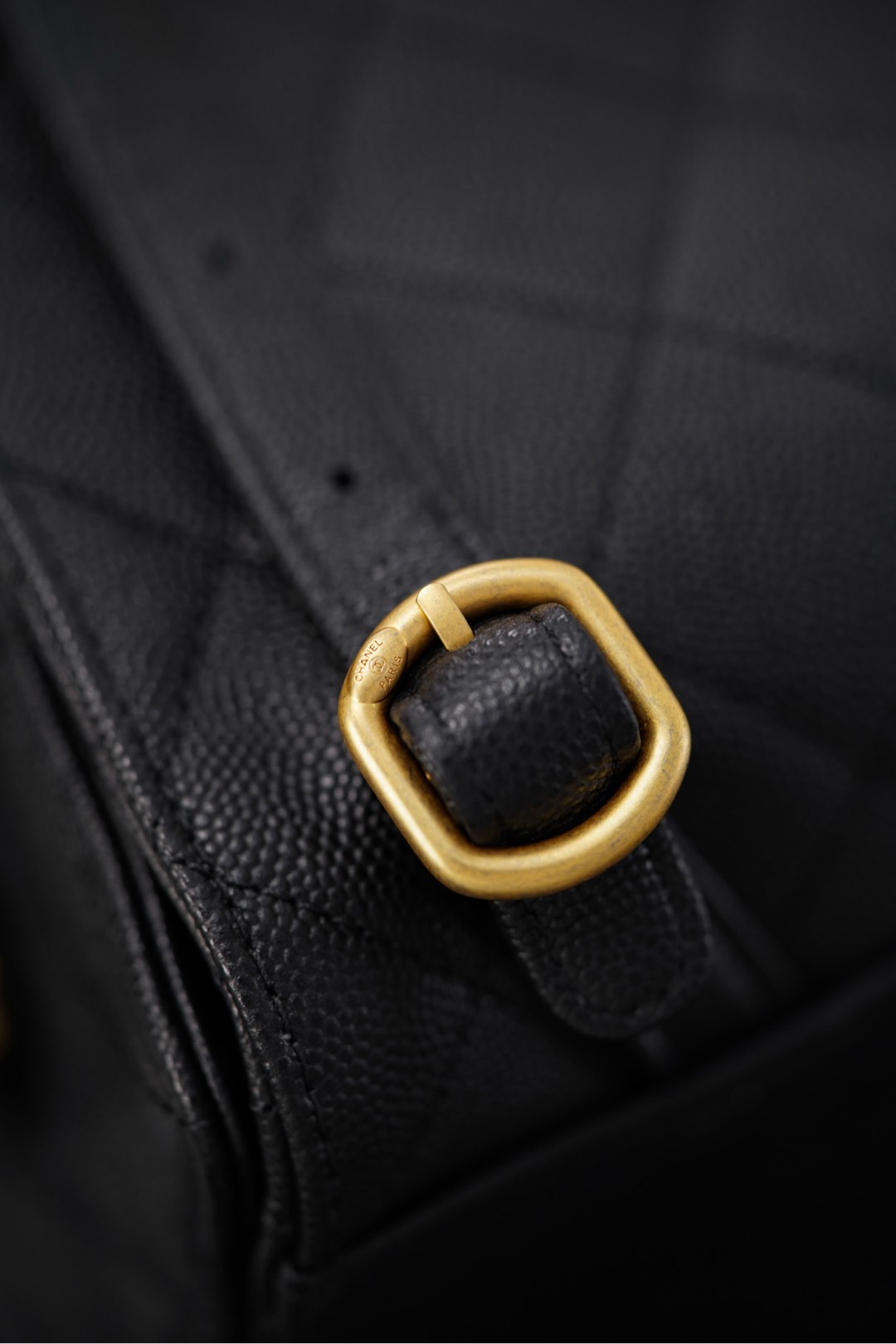 CHANEL 25Bag 25 B Backpack (Grained Calfskin)  双肩包 黑金 A5-AS5600-B20304-94305  
