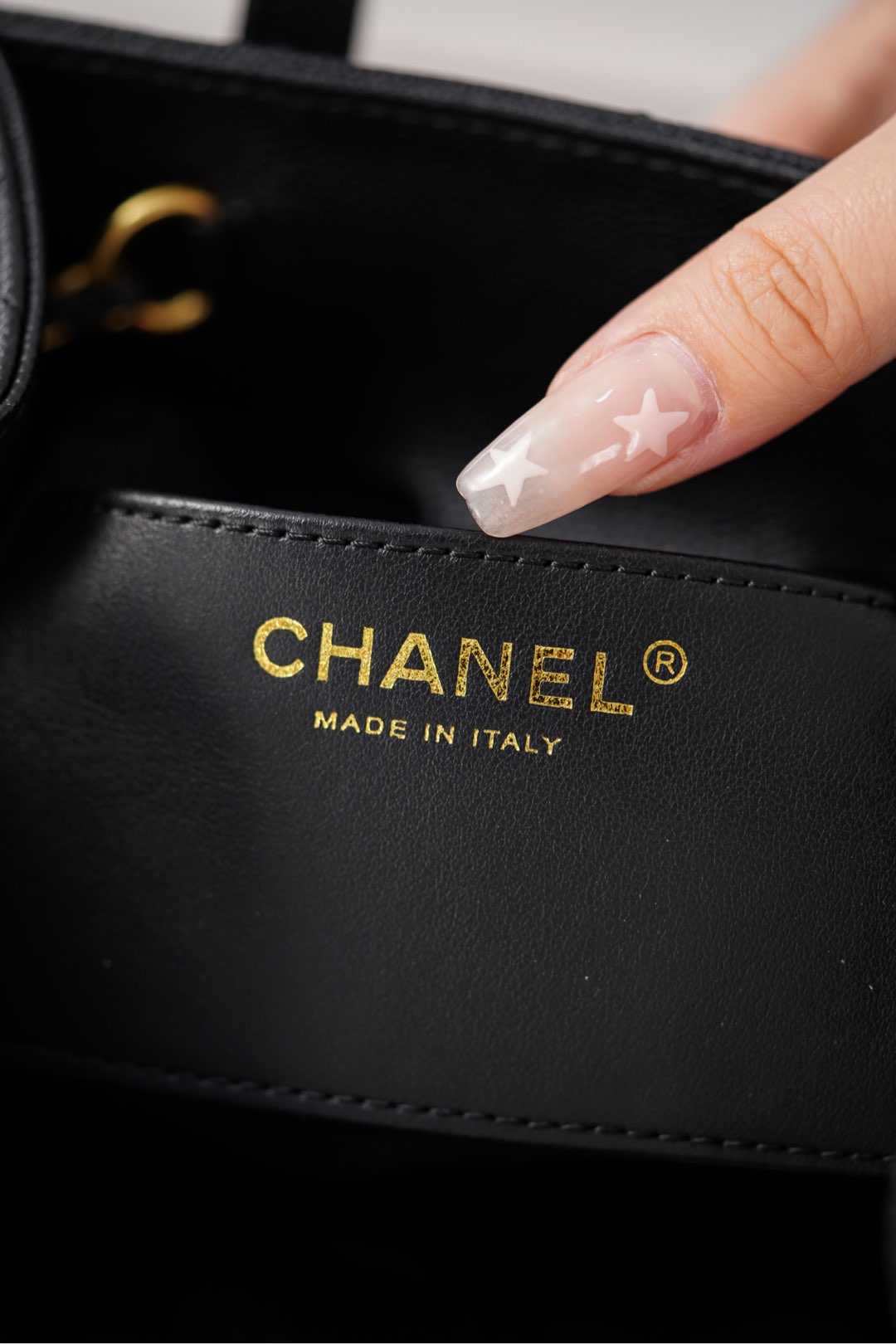 CHANEL 25Bag 25 B Backpack (Grained Calfskin)  双肩包 黑金 A5-AS5600-B20304-94305  