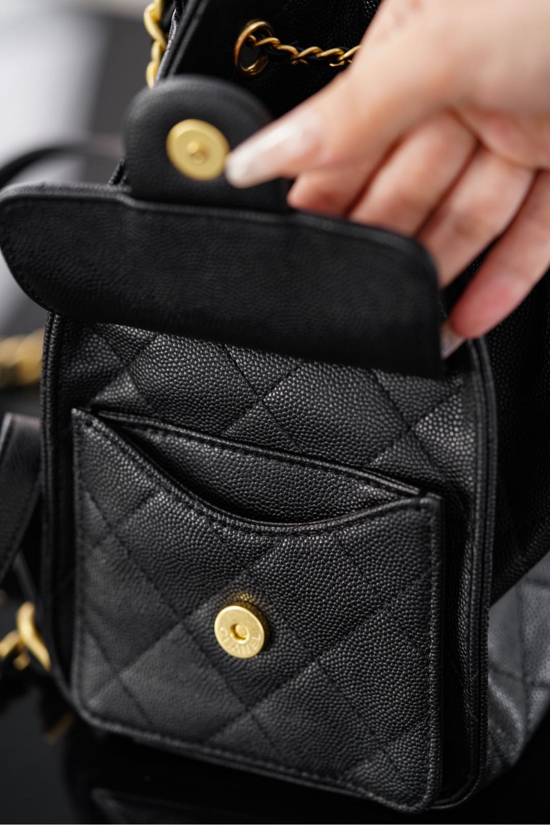 CHANEL 25Bag 25 B Backpack (Grained Calfskin)  双肩包 黑金 A5-AS5600-B20304-94305  