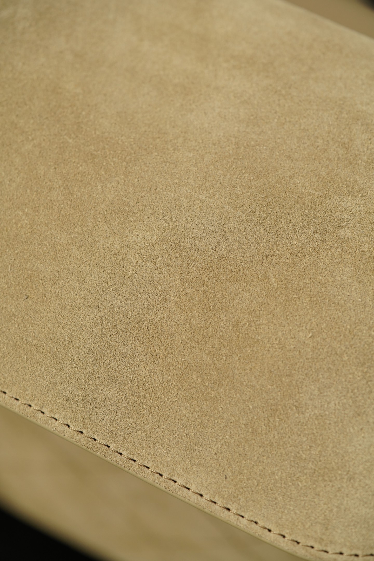 超大号 CHANEL 26S CF Suede Calfskin Shoulder/Crossbody Bag, Extra Large, Dark Beige A5-AS6281-B24009-U9390